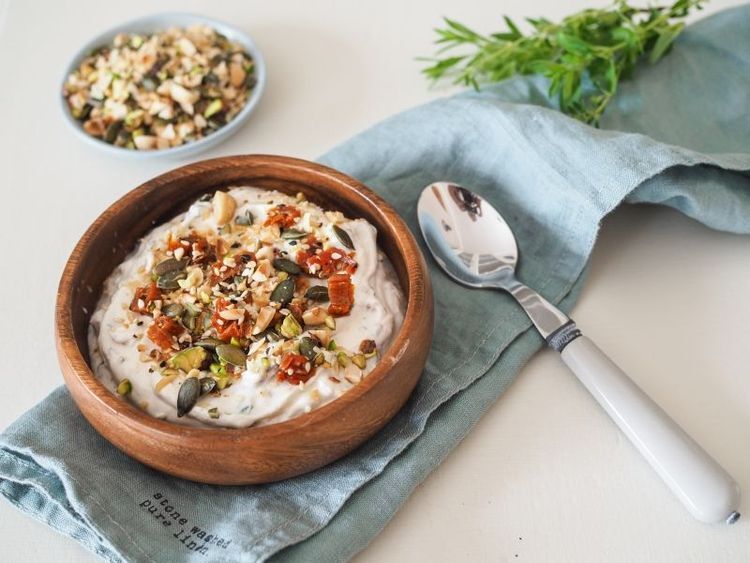 lucina-and-skyr-se-susenymi-rajcaty-a-seminky_1245x915px (1).jpg