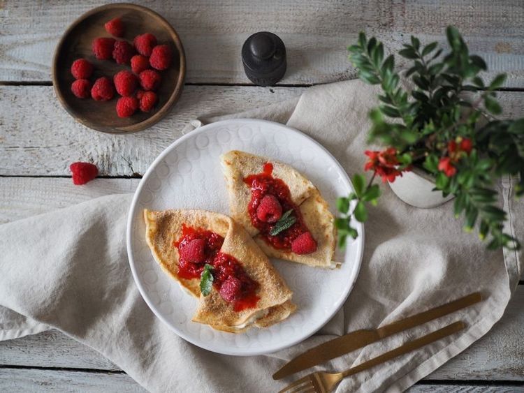 palacinky-s-malinovym-rozvarem-a-citronovym-kremem_1245x915px (1).jpg